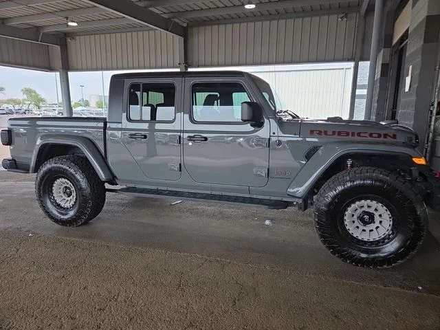 Used 2022 Gray Jeep Rubicon image 1
