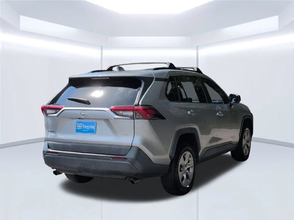 Used 2019 Silver Toyota LE image 6
