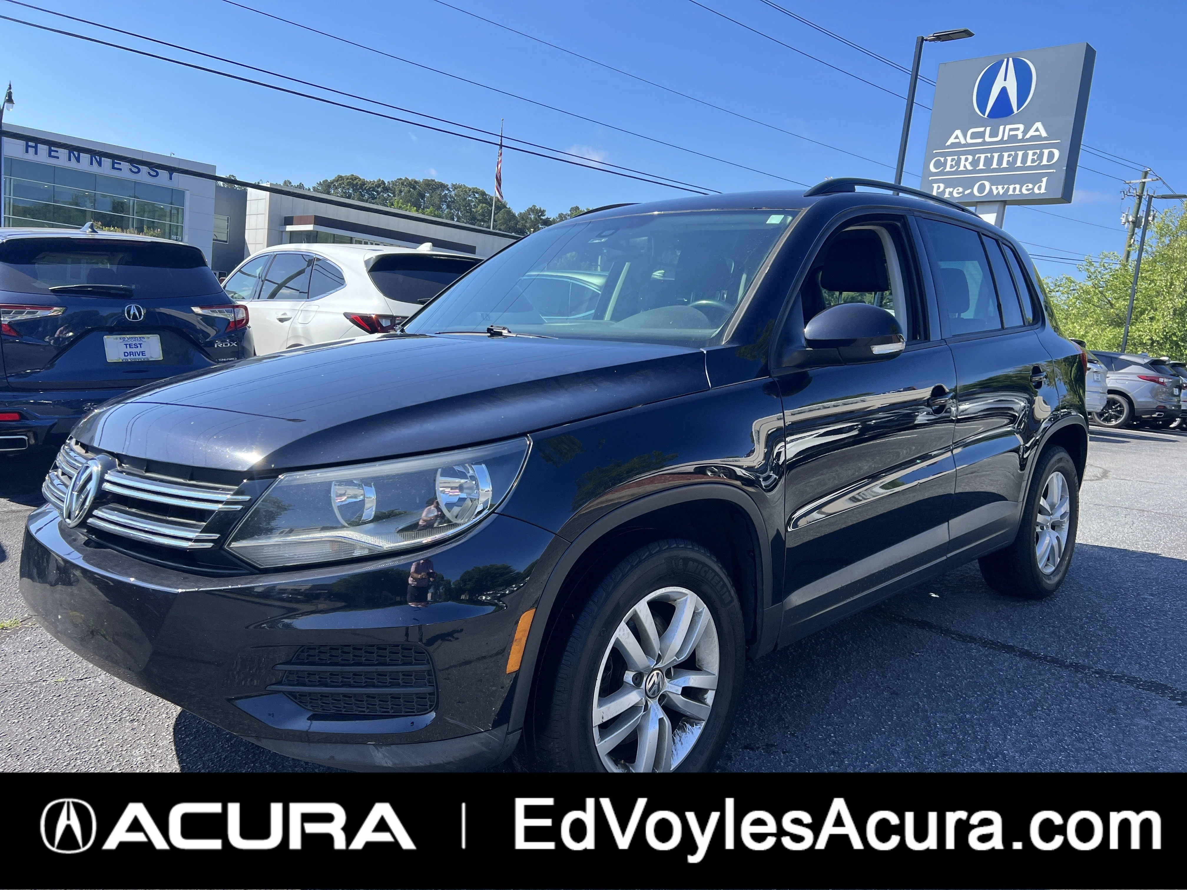 2016 Volkswagen Tiguan 2.0T S 4Motion's photo