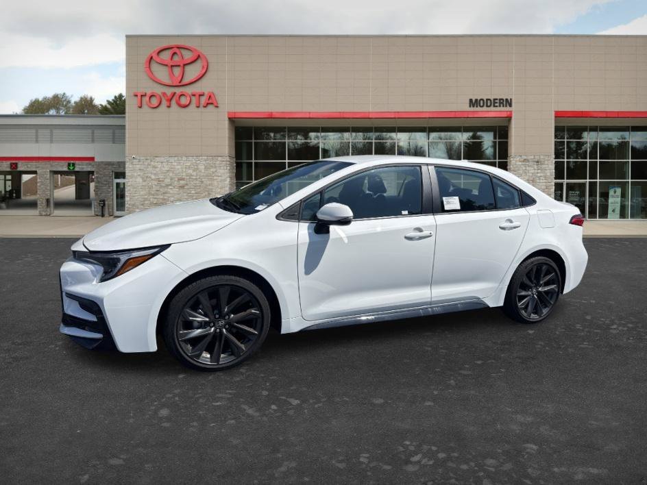 Used 2026 Ice Cap Toyota SE image 3