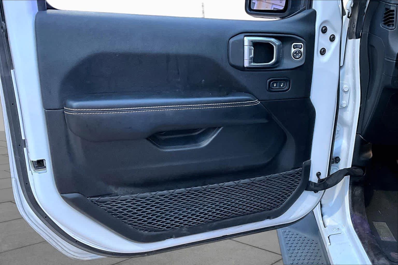 Used 2024 Bright White Clearcoat Jeep Sahara image 20