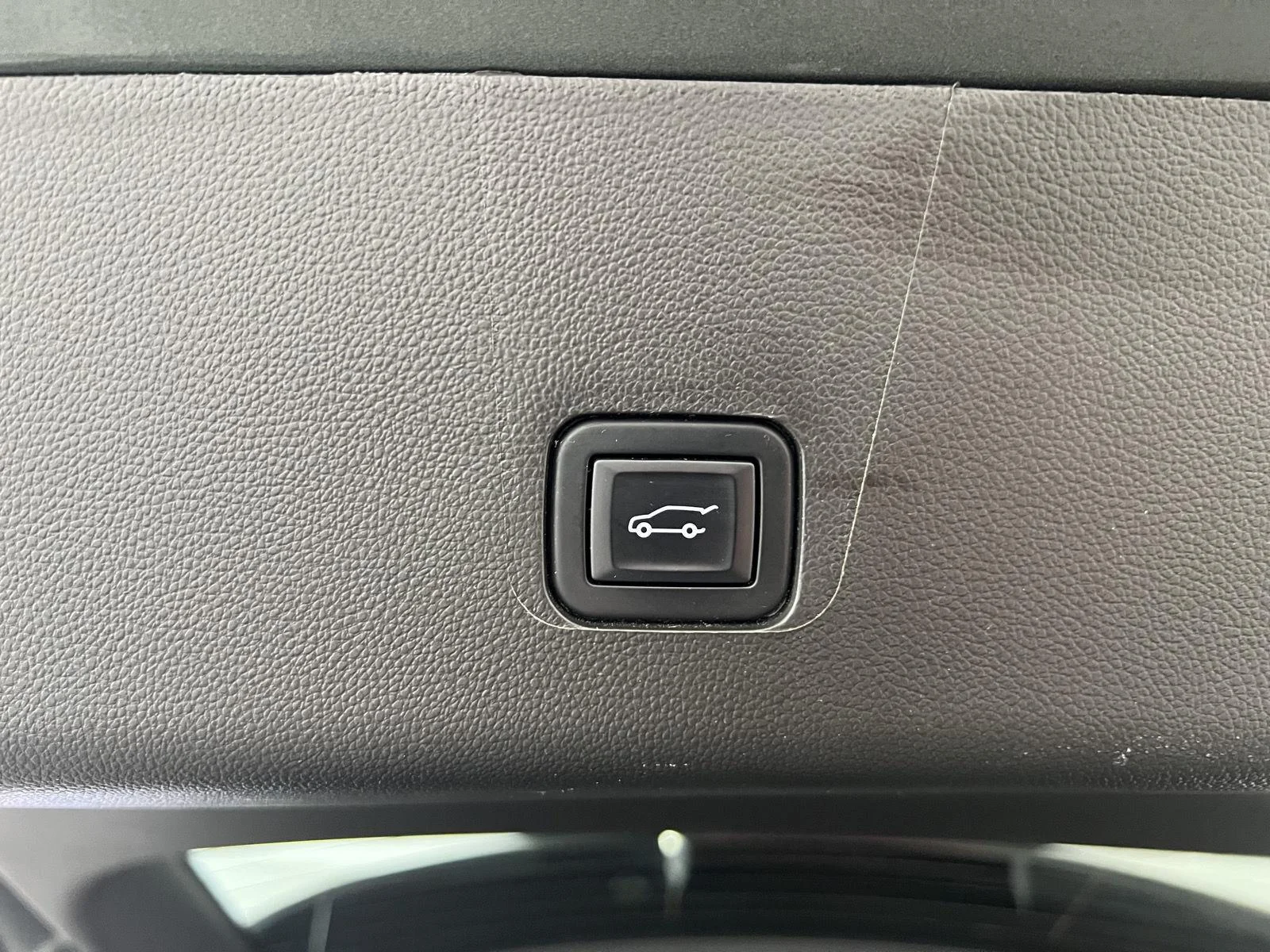 Used 2022 Silver Sage Metallic Chevrolet LT Cloth image 22