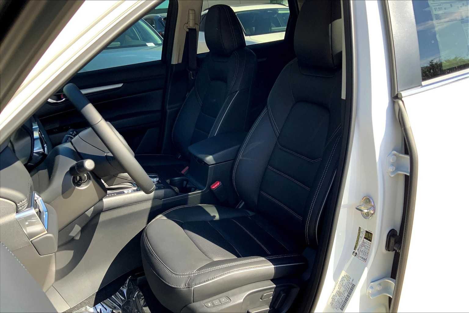 2025 Mazda CX-5 S Preferred package - Photo 9