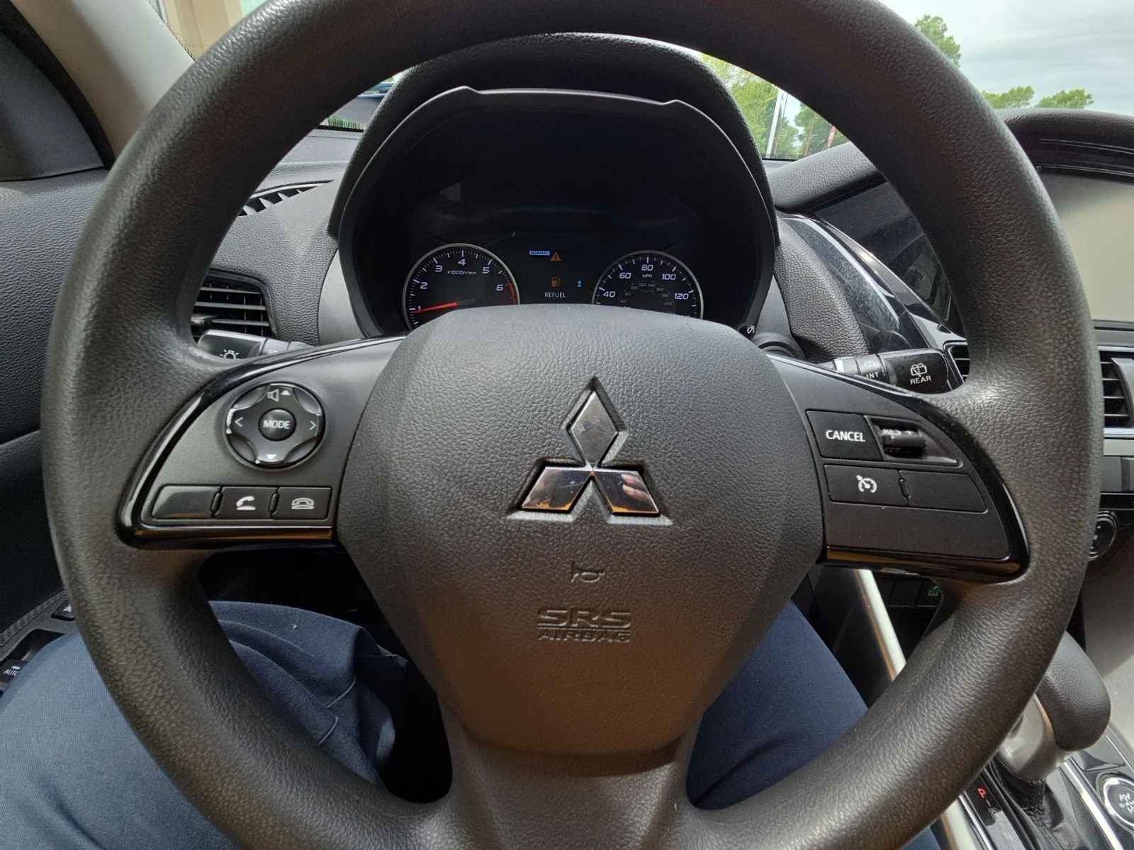 Used 2024  Mitsubishi ES image 17