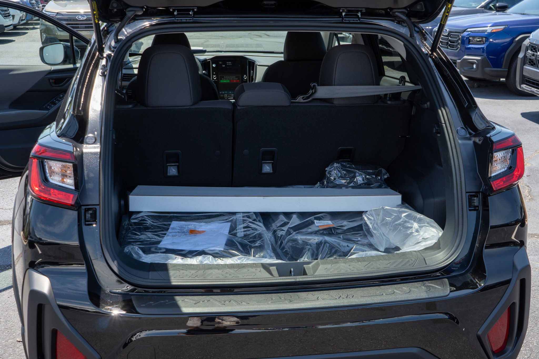 New 2026 CRYSTAL BLACK SILICA Subaru Premium image 32