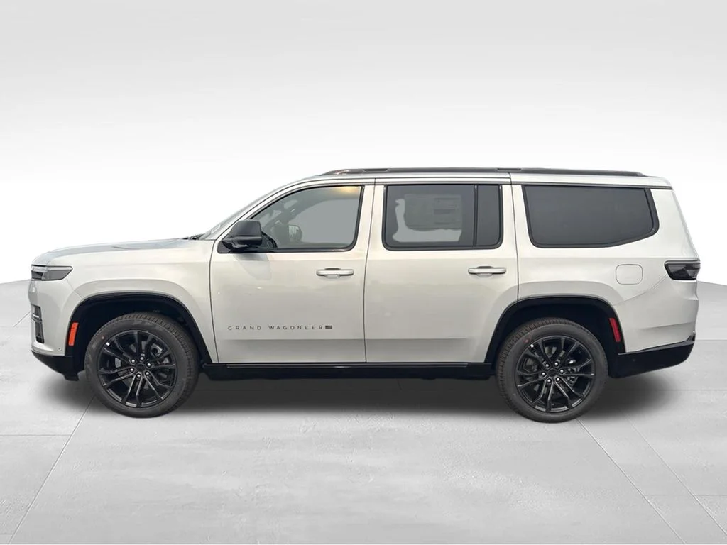 New 2026 Silver-Zynith Exterior Paint Jeep Grand Wagoneer image 6
