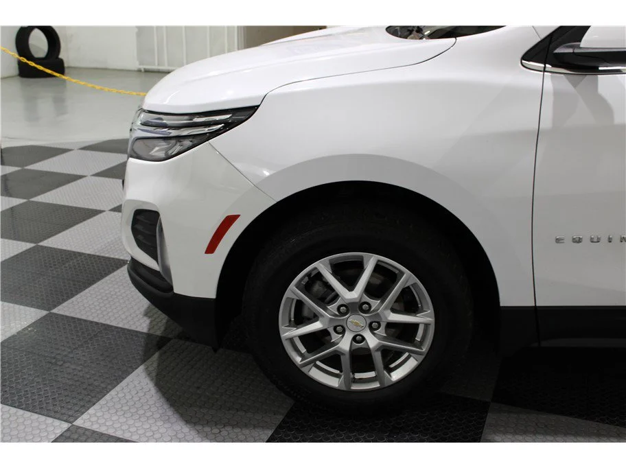 Used 2022 Summit White Chevrolet LT image 9