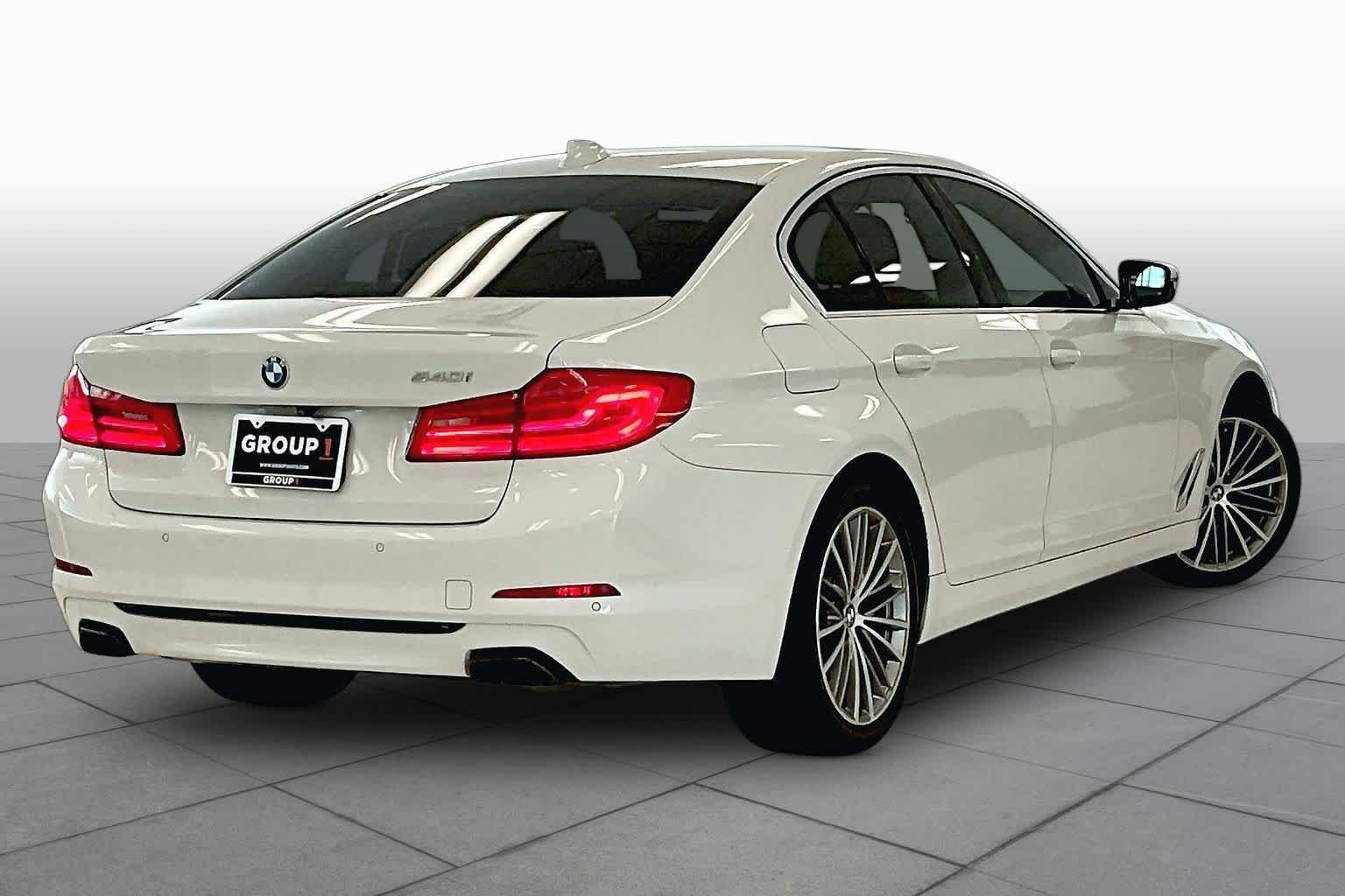 Used 2019 Alpine White BMW 540i image 11
