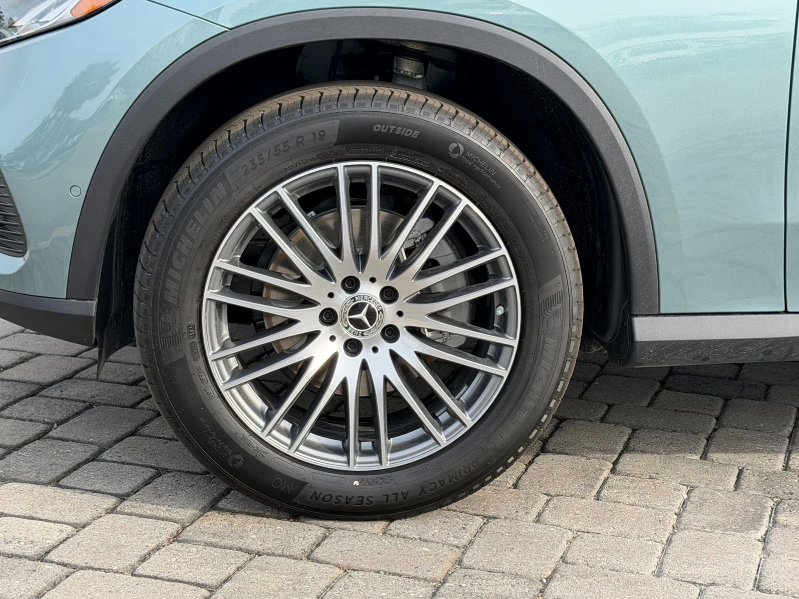 New 2026 Verde Silver Metallic Mercedes-Benz GLC 300 image 38
