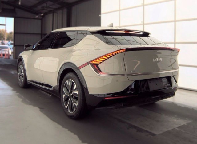 Used 2023 Glacier Kia Wind image 8