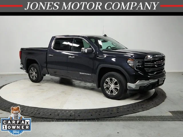 Used 2025 Silver GMC SLT image 1