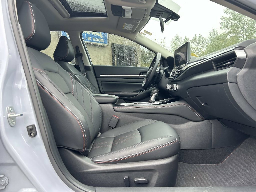 Used 2024 Gray Nissan 2.5 SR image 17