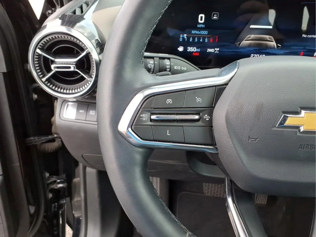 Used 2025 Black Chevrolet LT image 23