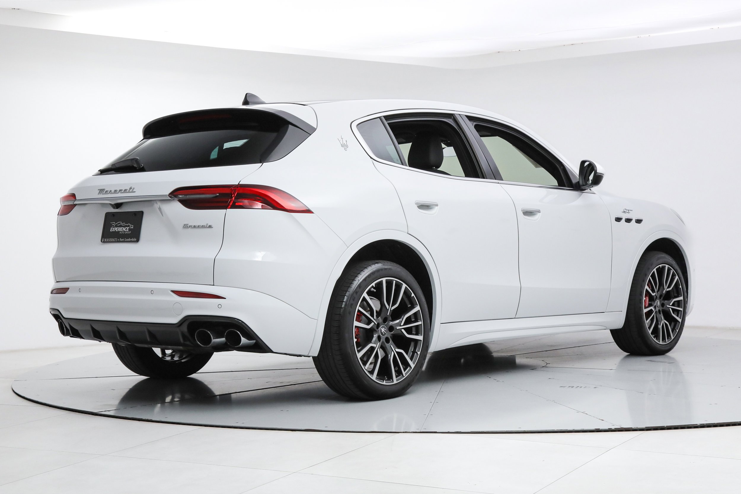 Used 2023 White Maserati GT image 5