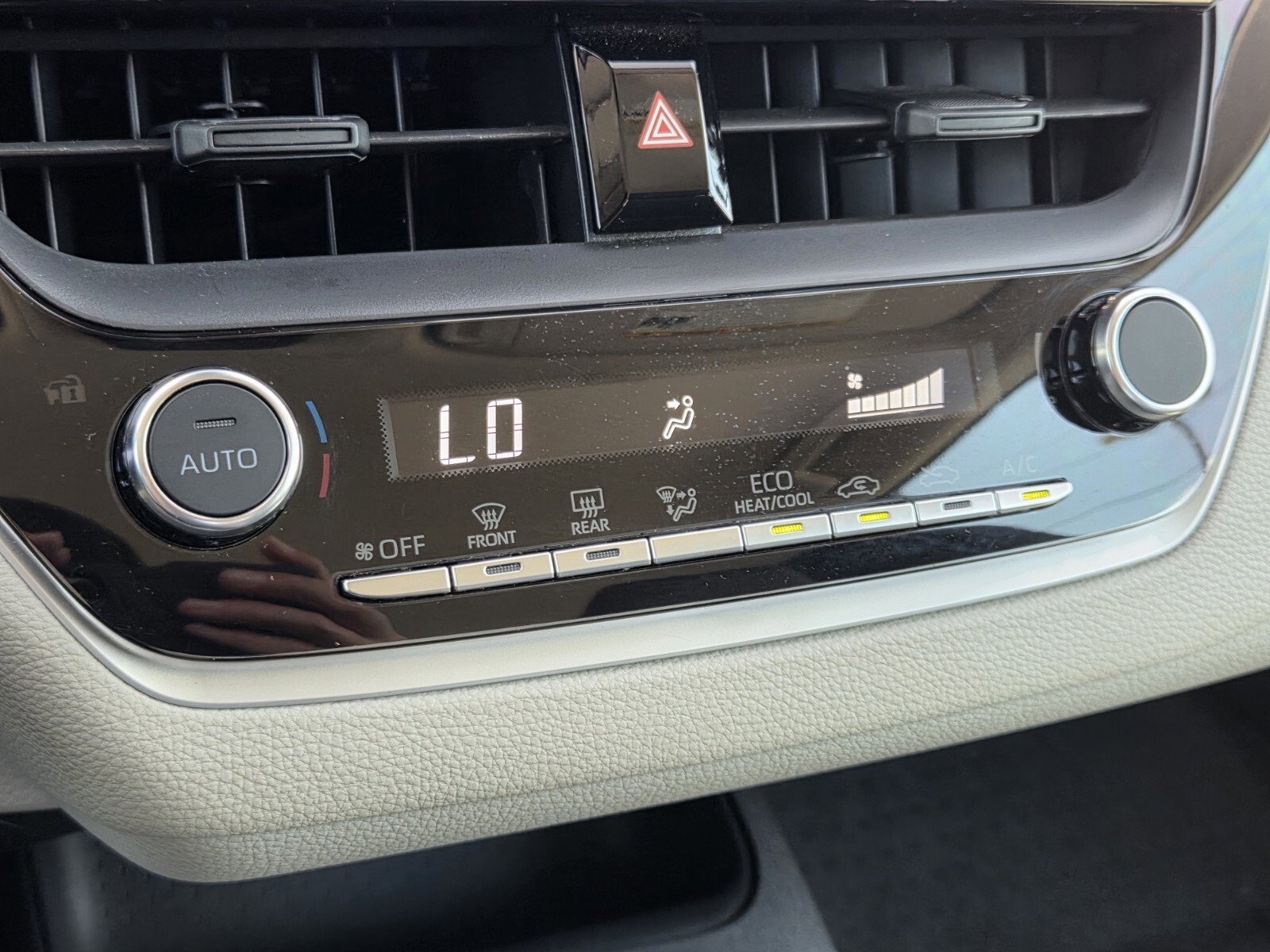Used 2024 Blueprint Toyota LE image 12