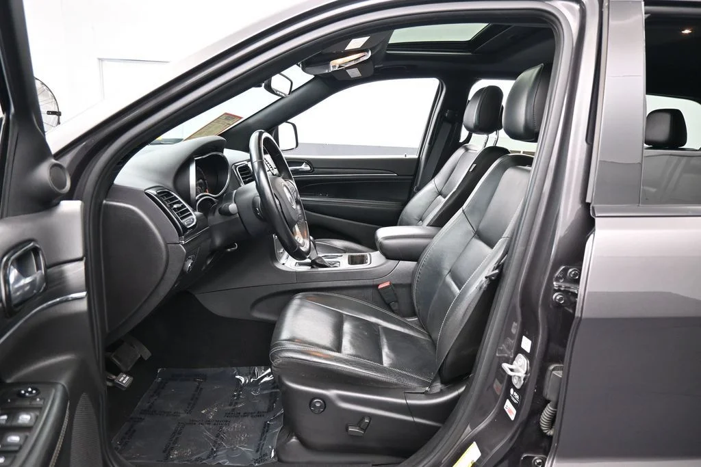 Used 2021 Granite Crystal Metallic Clearcoat Jeep Limited image 11