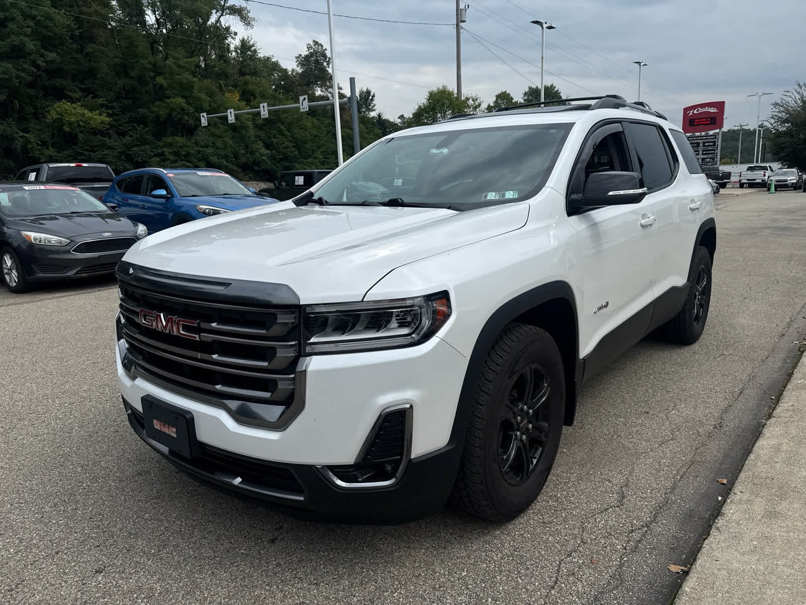 Used 2020 WHITE FROST TRICOAT GMC AT4 image 3