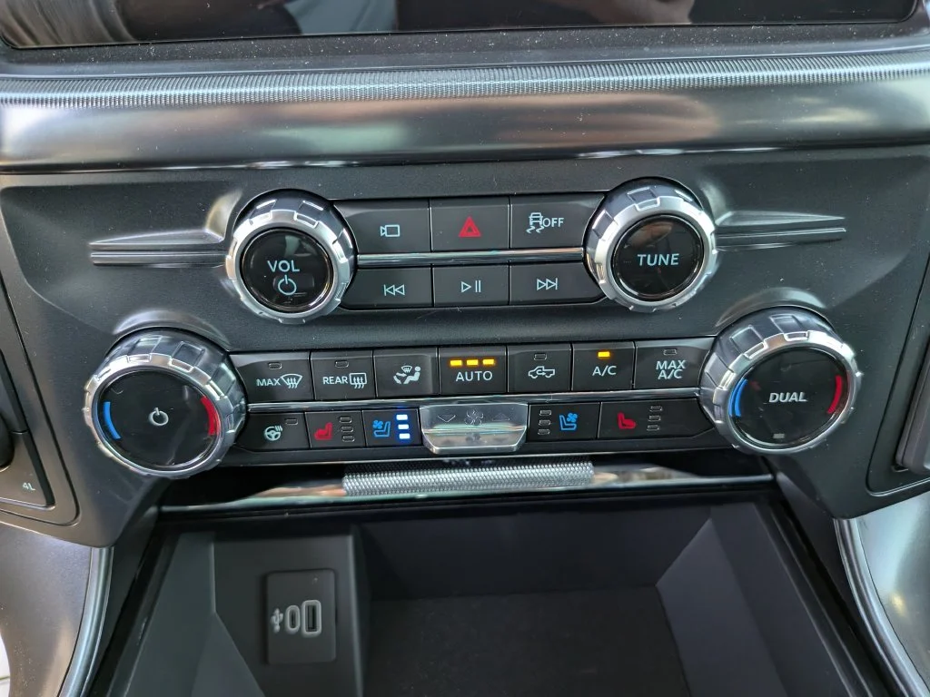 New 2026 Star White Metallic Tri-Coat Ford Lariat® image 25