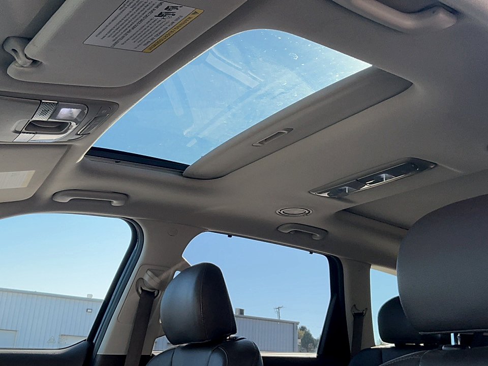 Used 2020 Ebony Black Kia SX image 17