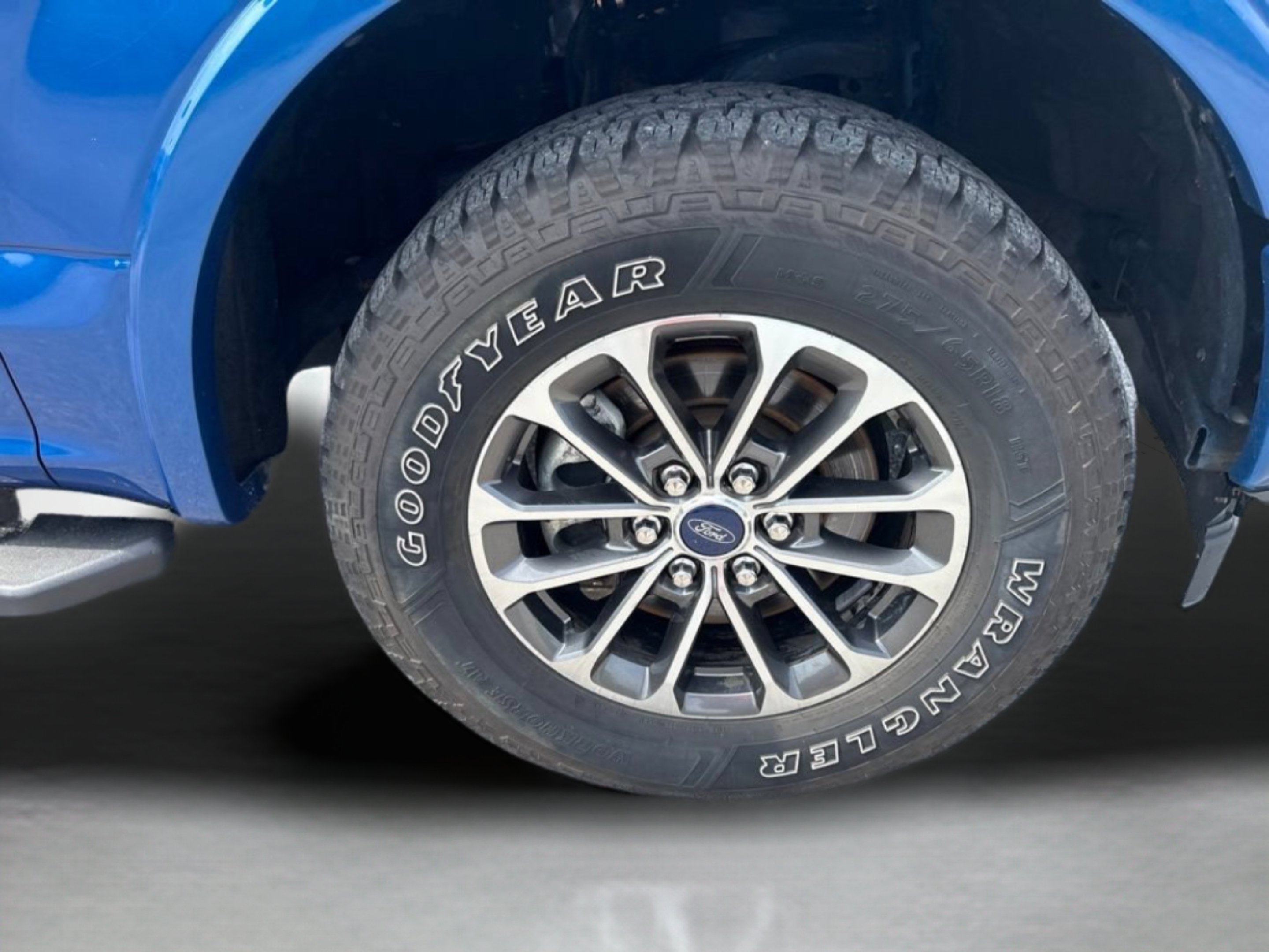 Used 2018 Lightning Blue Ford XLT image 38