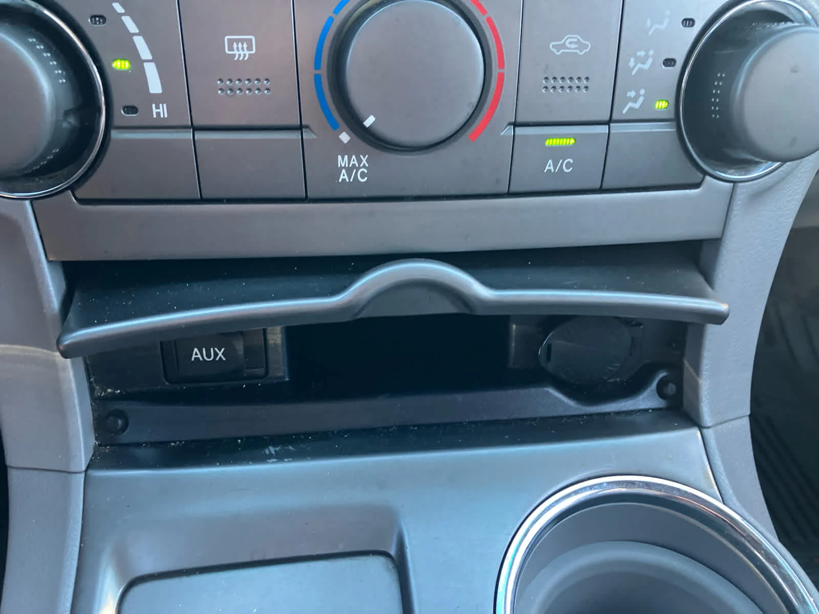 Used 2008 Classic Silver Metallic Toyota Base image 20