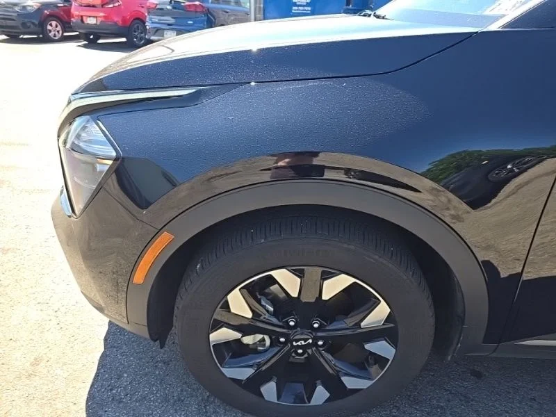 Used 2023 Black Kia X-Line image 10