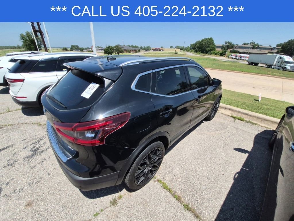 Used 2022  Nissan SL image 14