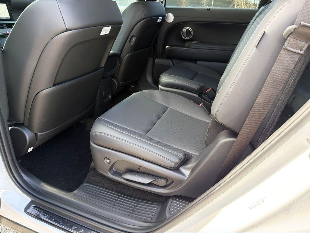 New 2026 White Hyundai SEL FWD image 21