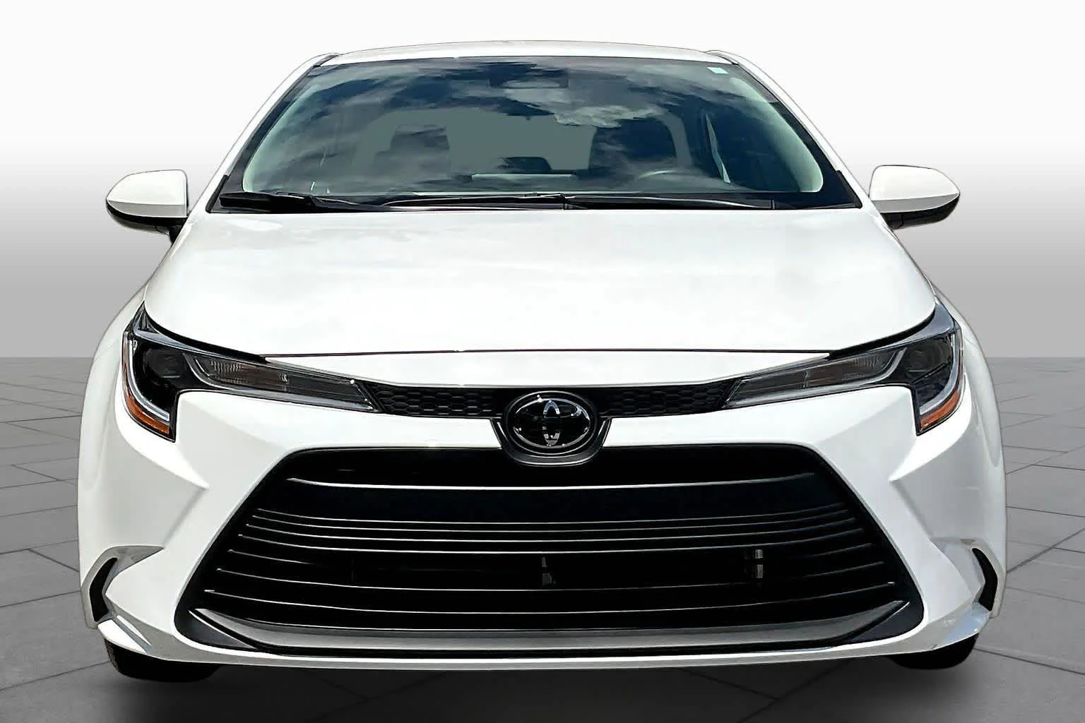 Used 2026 Ice Cap Toyota LE image 4
