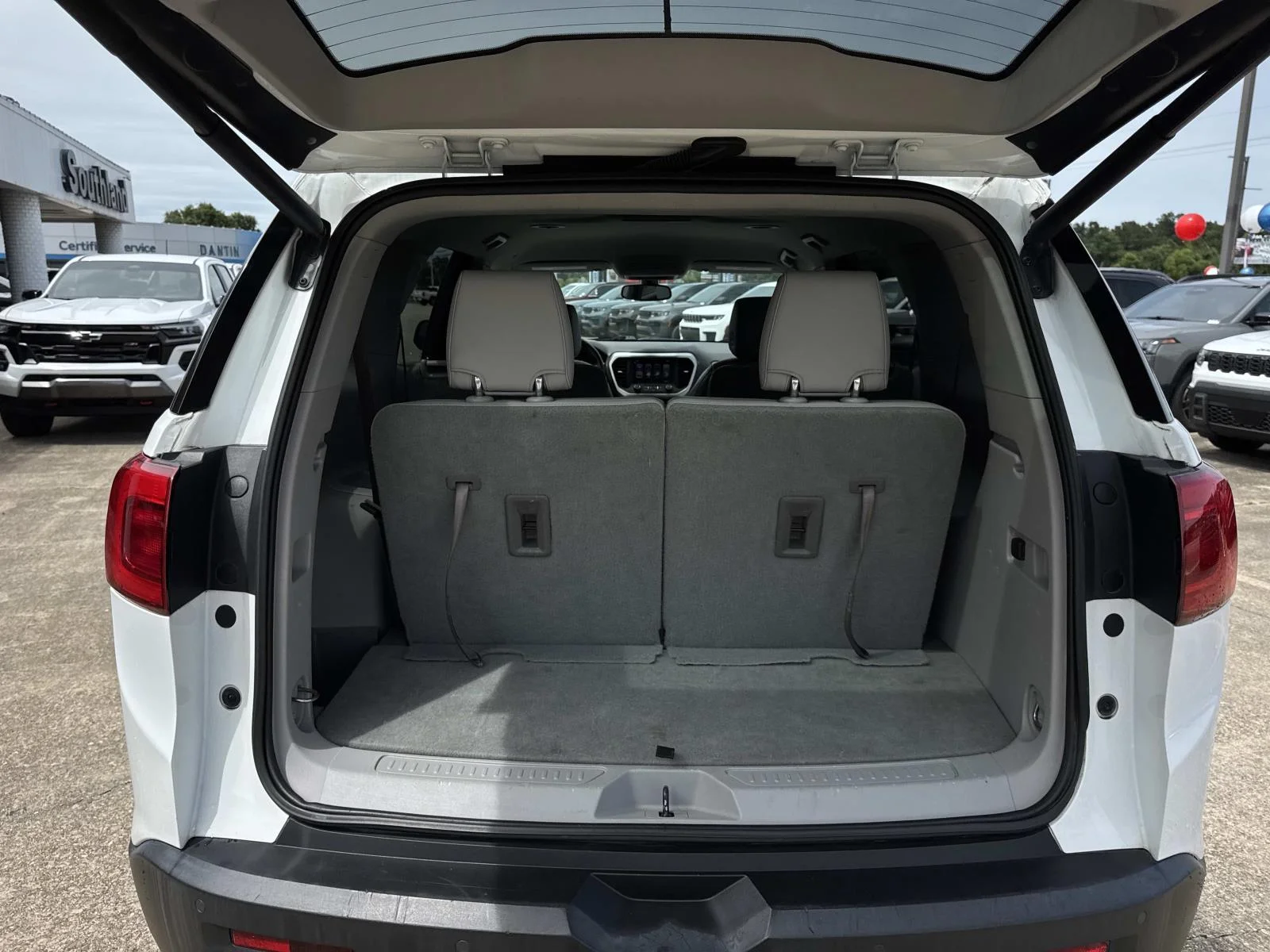 Used 2019 White GMC SLT image 8