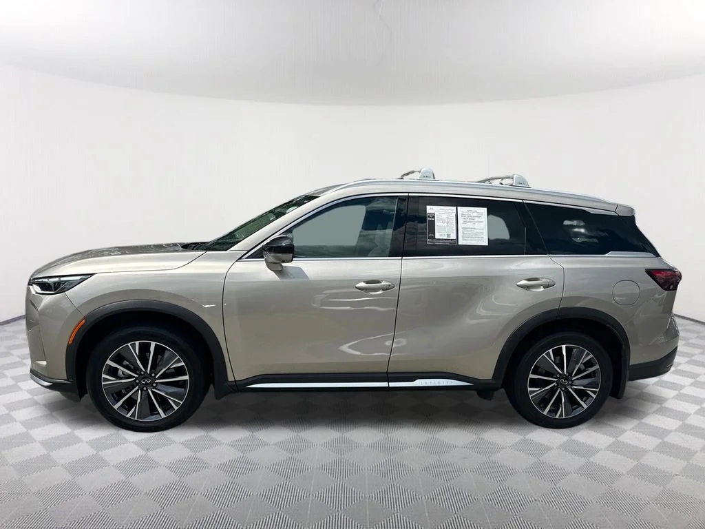 Used 2026 Silver INFINITI LUXE image 8
