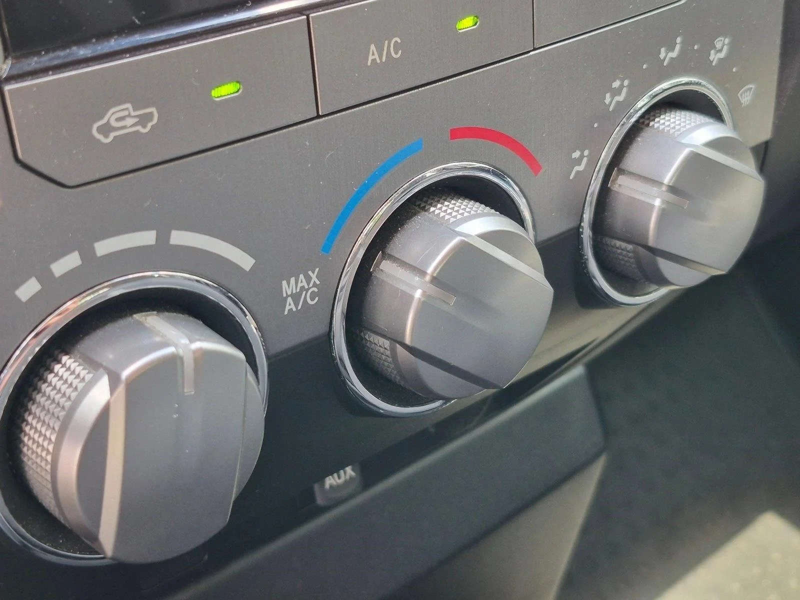 Used 2015 Blue Ribbon Metallic Toyota SR image 15