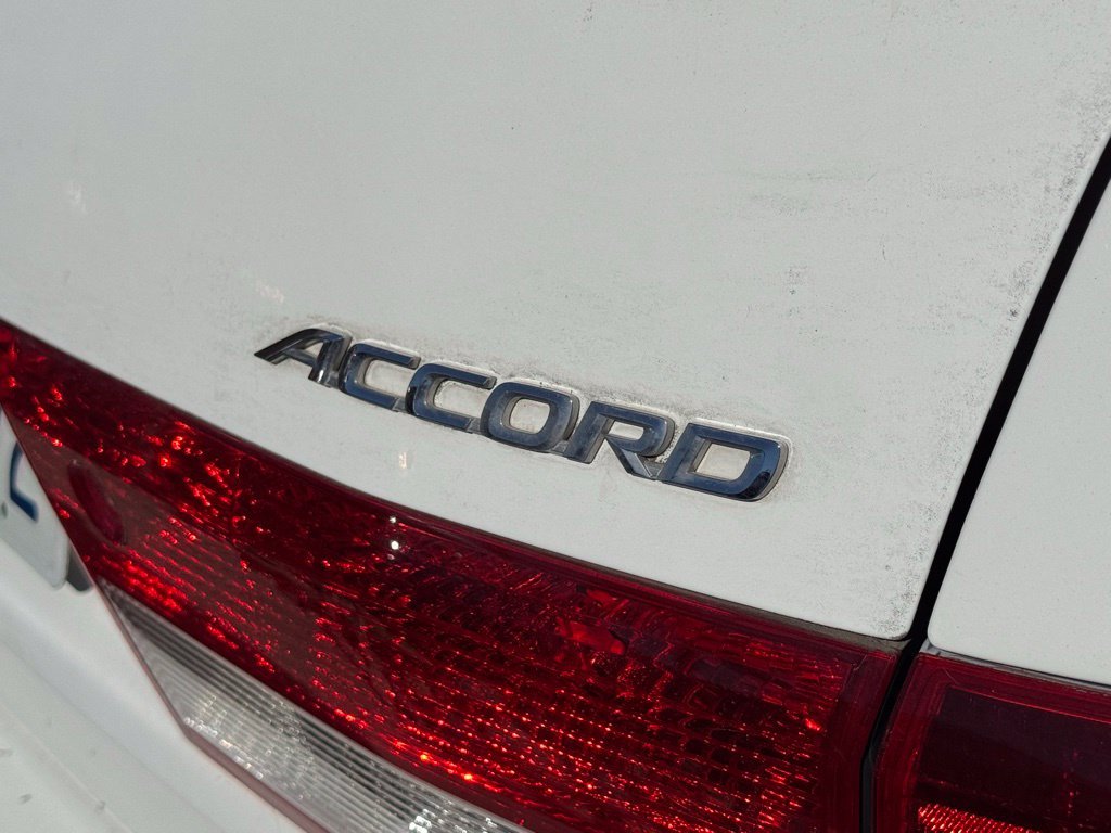 Used 2004 Taffeta White Honda EX-L image 7