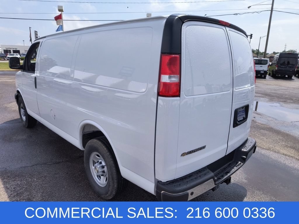 2025 Chevrolet Express Cargo Work Van - Photo 6