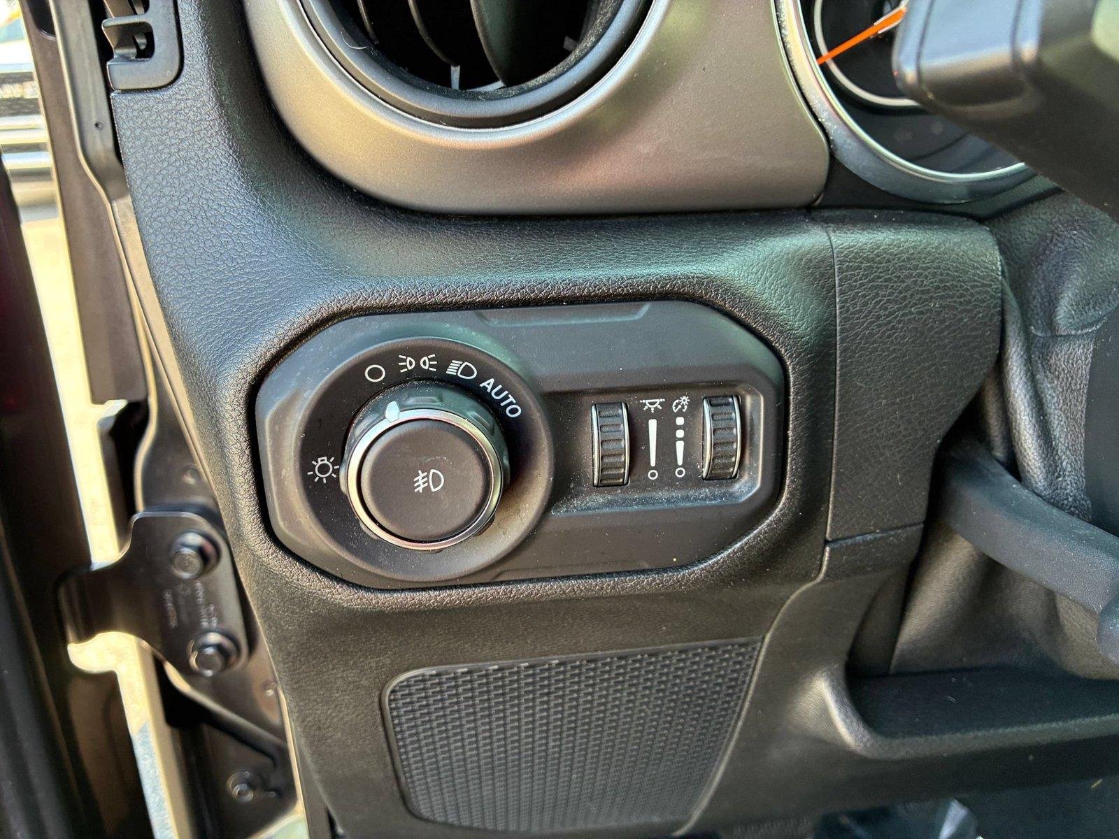 Used 2021 Granite Crystal Metallic Clearcoat Jeep Unlimited Sport S image 14