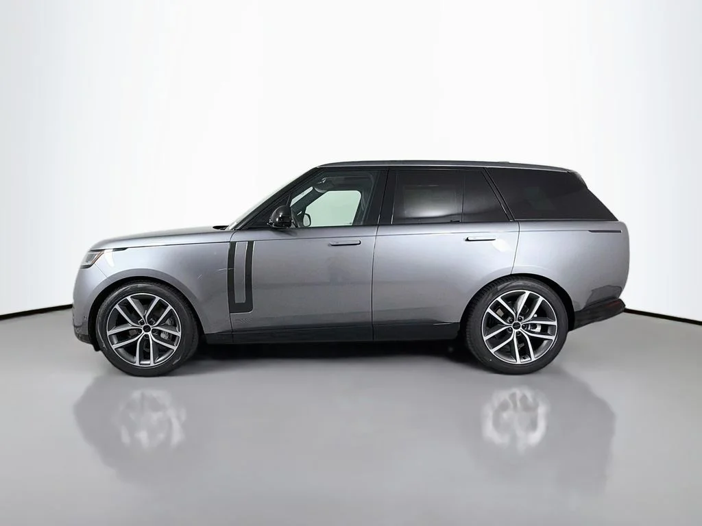 New 2026 Eiger Grey Land Rover SE image 8