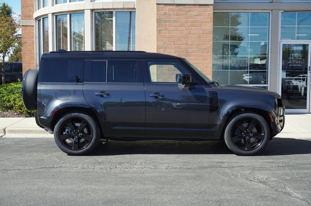 New 2026 Carpathian Grey Land Rover X-Dynamic SE image 7