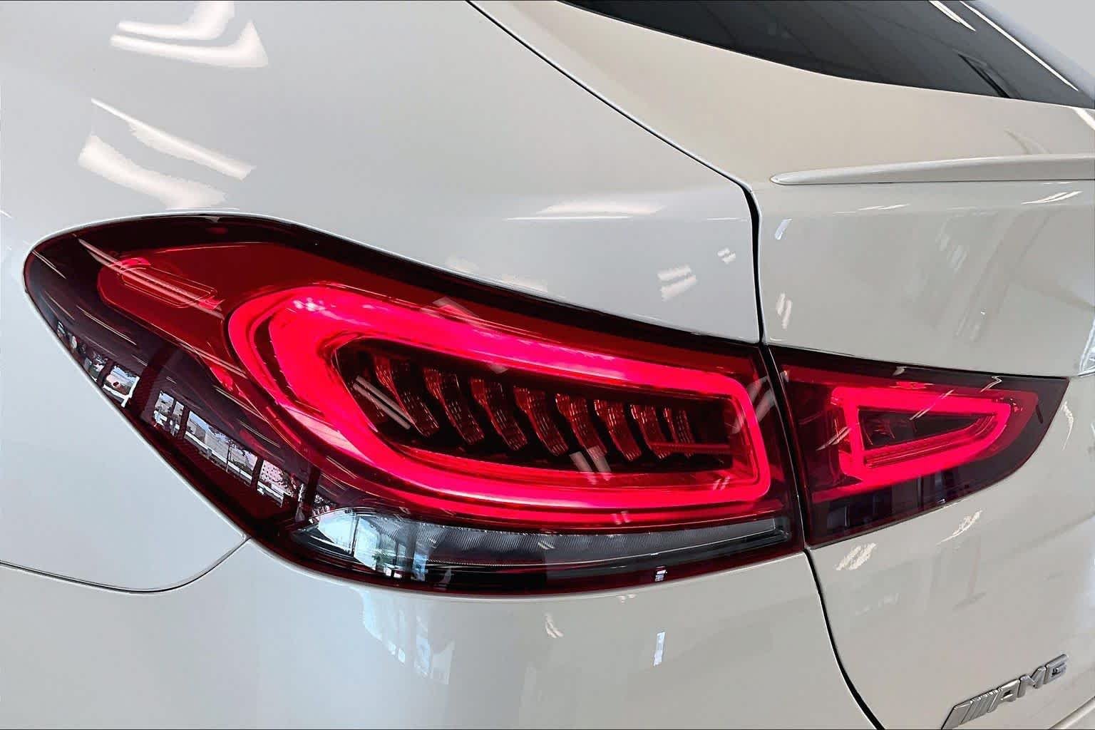 Used 2023 MANUFAKTUR Diamond White Metallic Mercedes-Benz AMG® GLE 63 S image 26