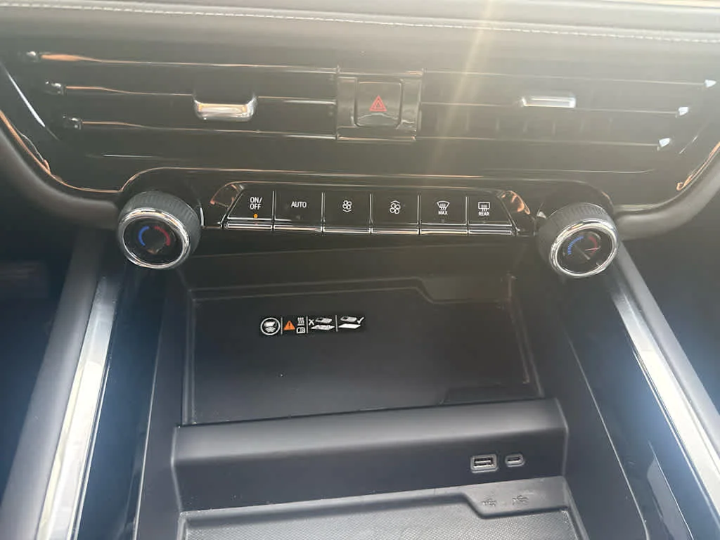 Used 2025 Black Chevrolet LT image 28