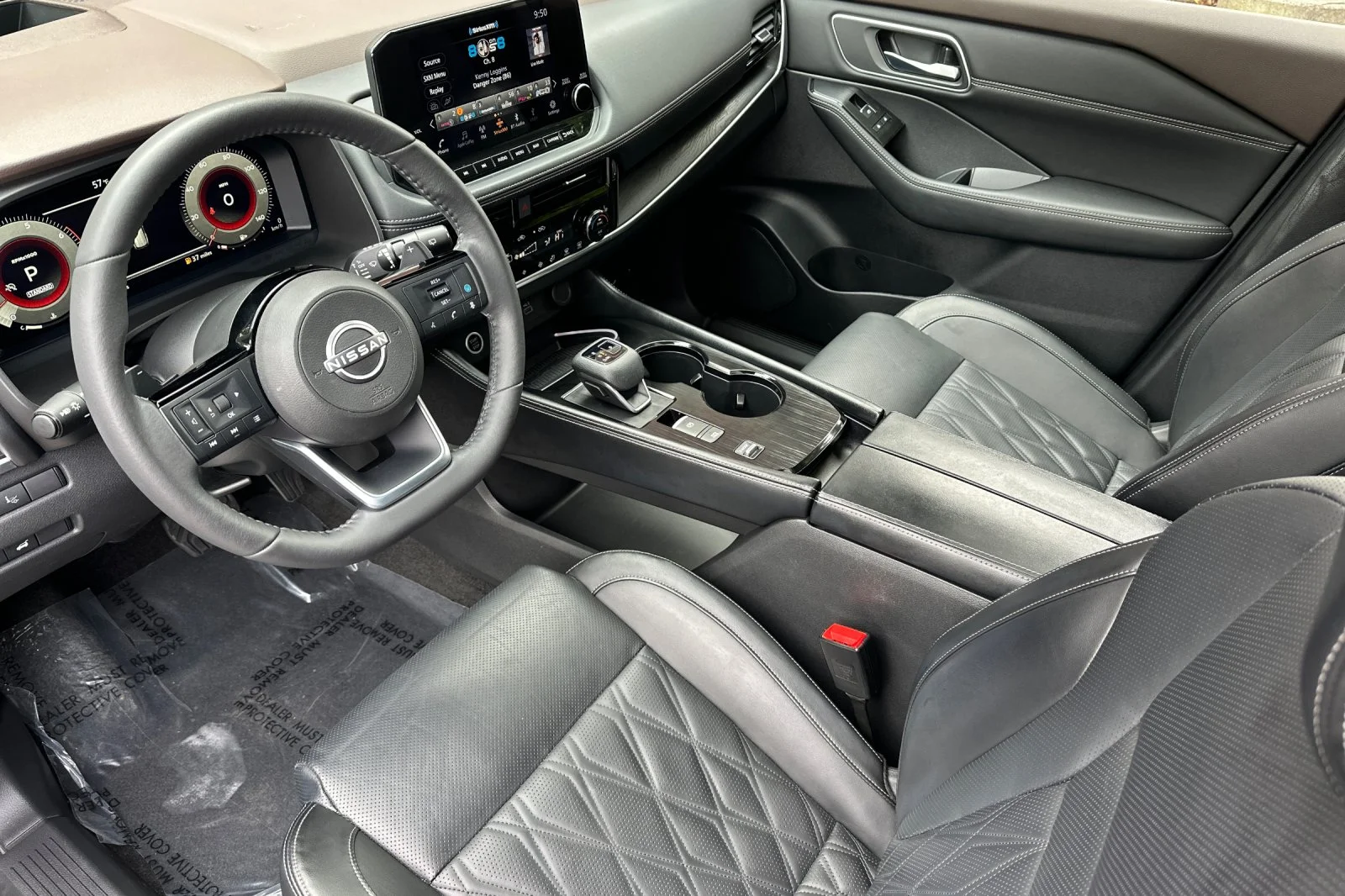 Used 2023 Gray Nissan Platinum image 9