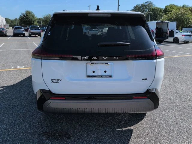 New 2026 Ice Cap Toyota SE image 5