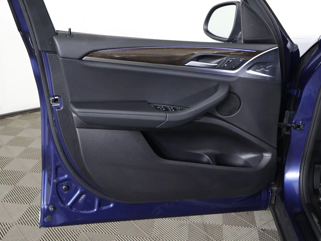 Used 2022 Phytonic Blue Metallic BMW xDrive30i image 25