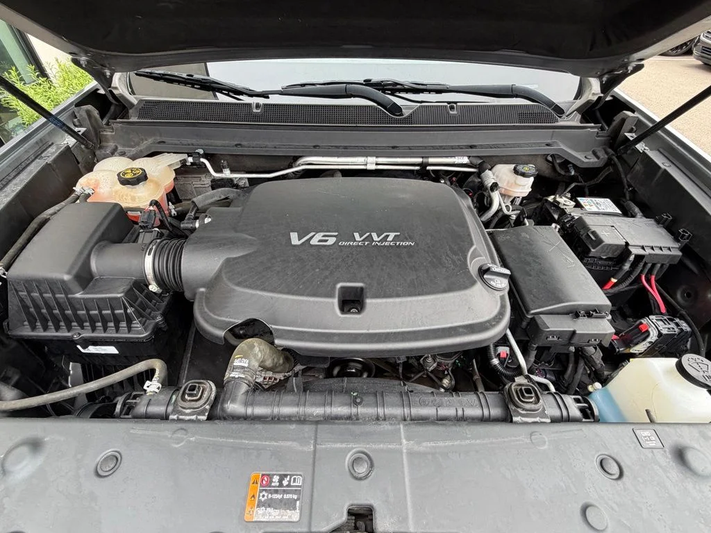 Used 2022 Gray GMC Elevation image 7