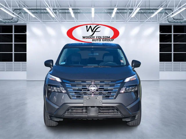 Used 2024 Gray Nissan S image 7