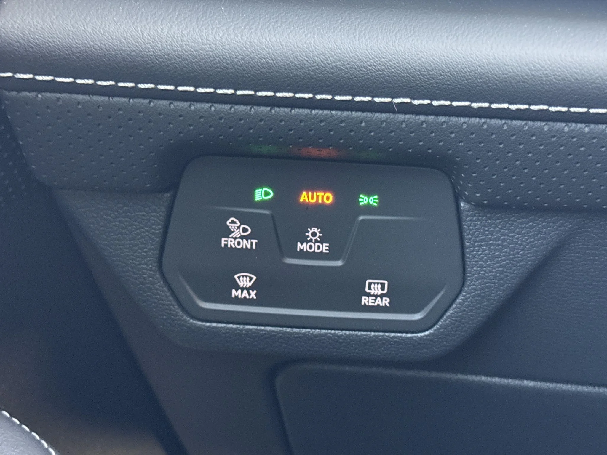 New 2026 Pure Gray Volkswagen 2.0T SE w/Technology image 23