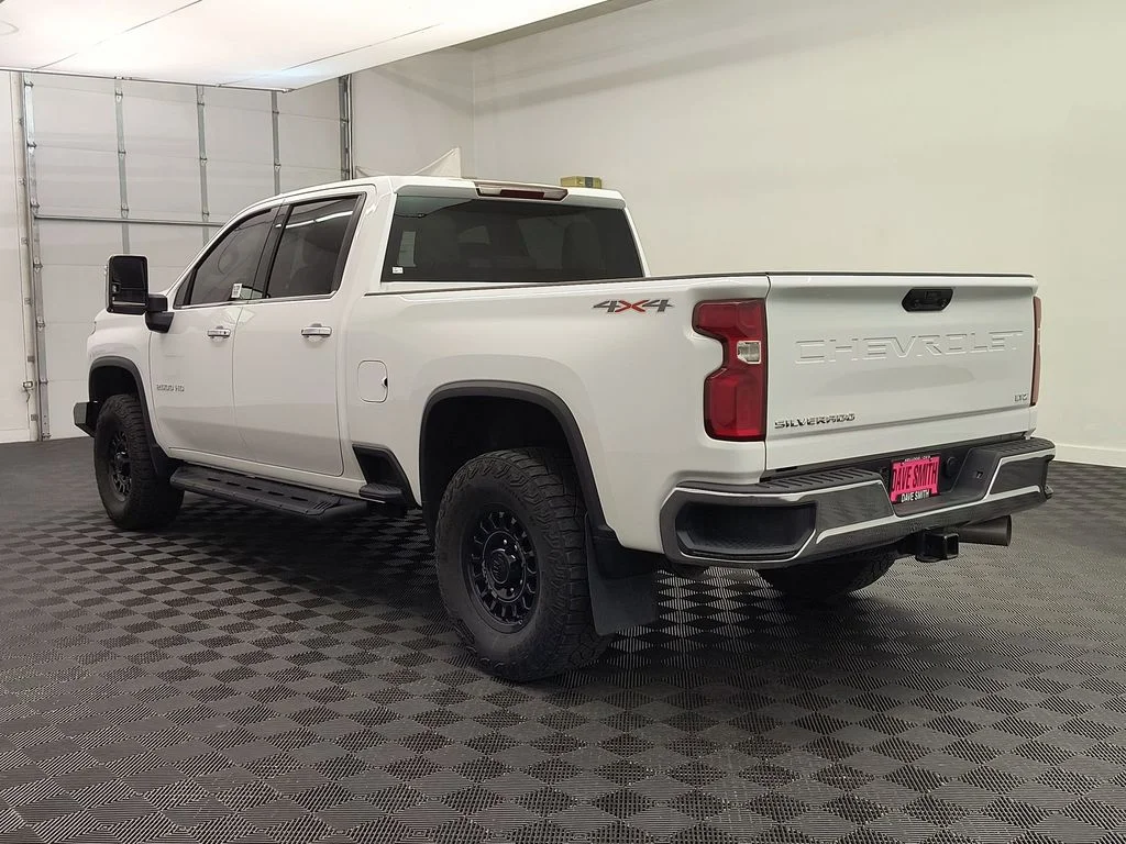 Used 2024 Summit White Chevrolet LTZ image 3