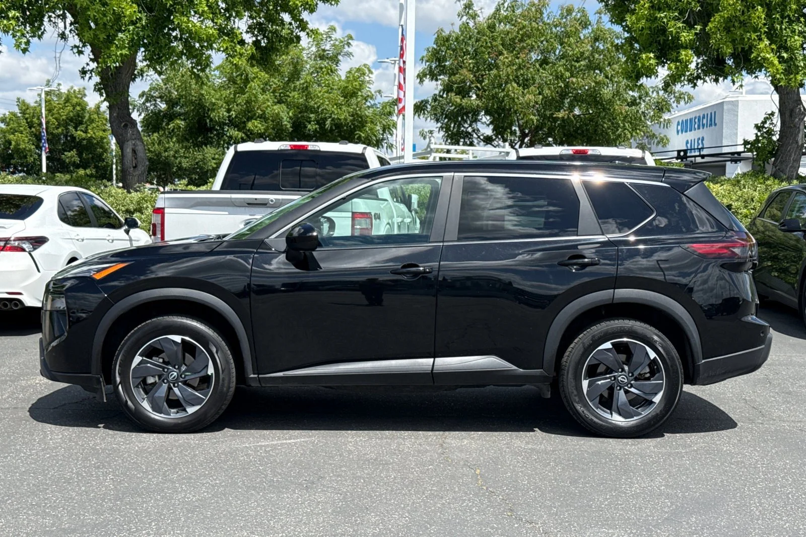 Used 2024 Super Black Nissan SV image 7