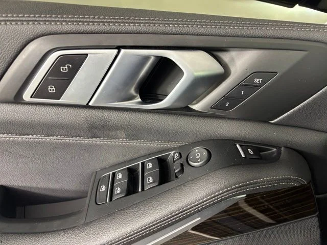 Used 2019 Blue BMW xDrive40i image 14