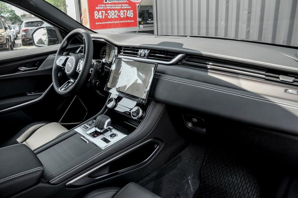 2026 Jaguar F-Pace R-Dynamic S - Photo 21