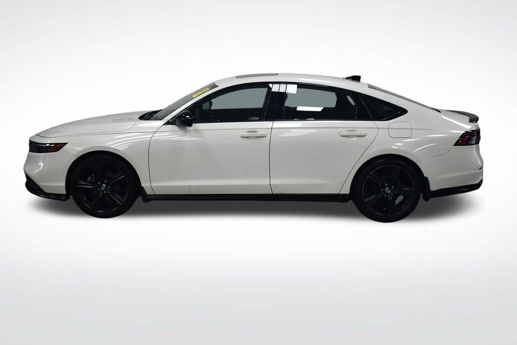 Certified Used 2023 Platinum White Pearl Honda Sport-L image 4